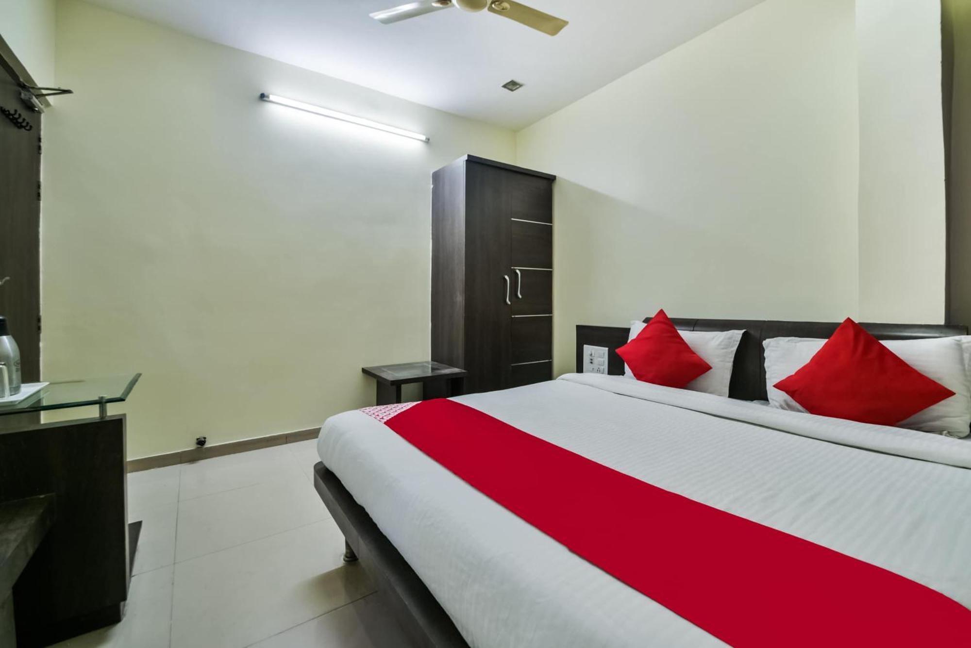 Oyo Hotel Ajanta Hamirgarh Extérieur photo